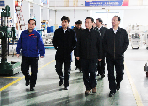 1-1、山東三金：淄博市副市長劉曉（右二）到公司調研視察.jpg